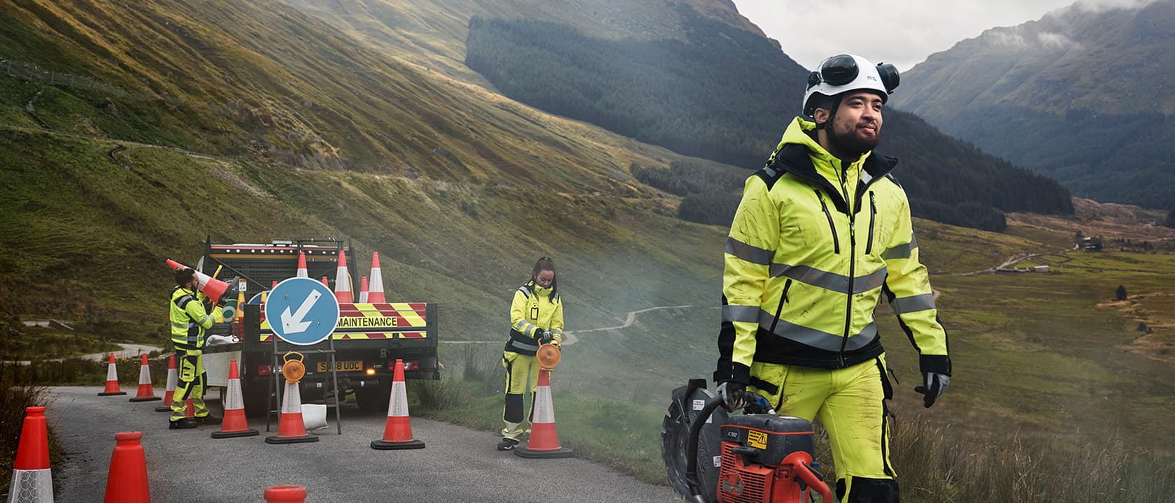 highvis_1_scotland_1680x720-jpg
